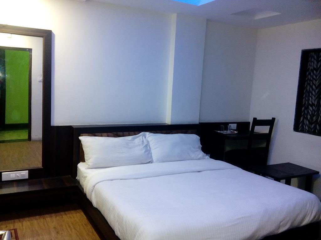 Hotel Siddhant Indore Dış mekan fotoğraf